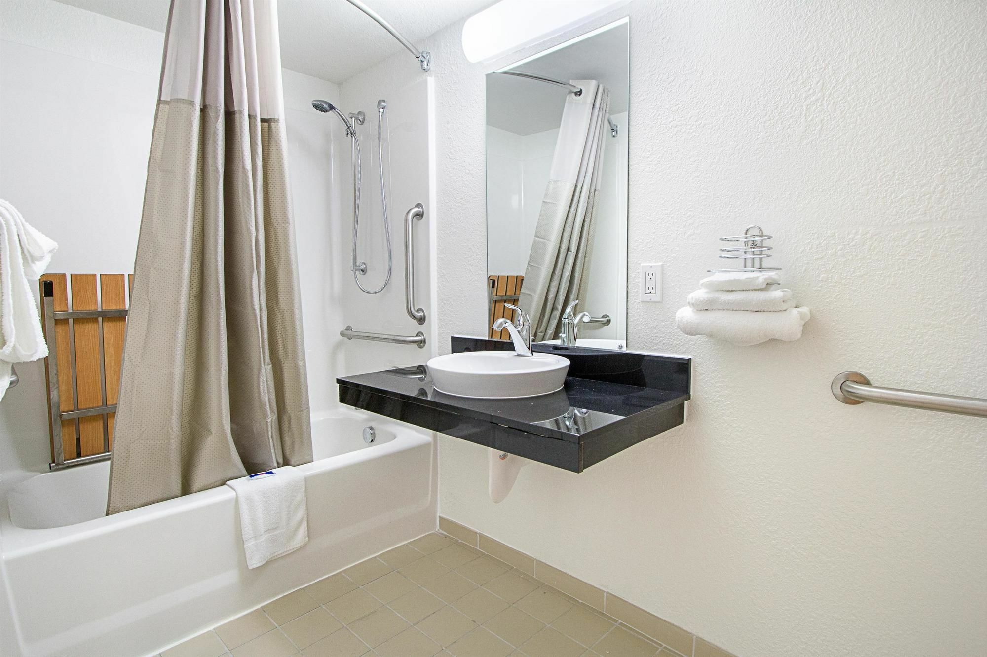 Red Roof Inn Plus+ Columbus - Worthington Eksteriør billede